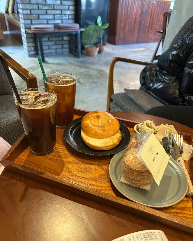 커피와 베이글