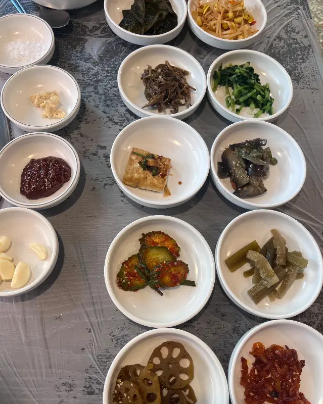 다양한 밑반찬