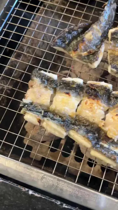 숯불 향이 은은하게 배어있는 장어