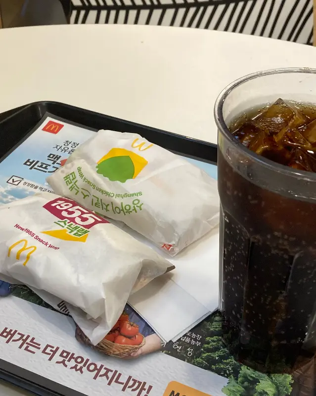맥도날드 1955 스낵랩과 상하이 치킨 스낵랩