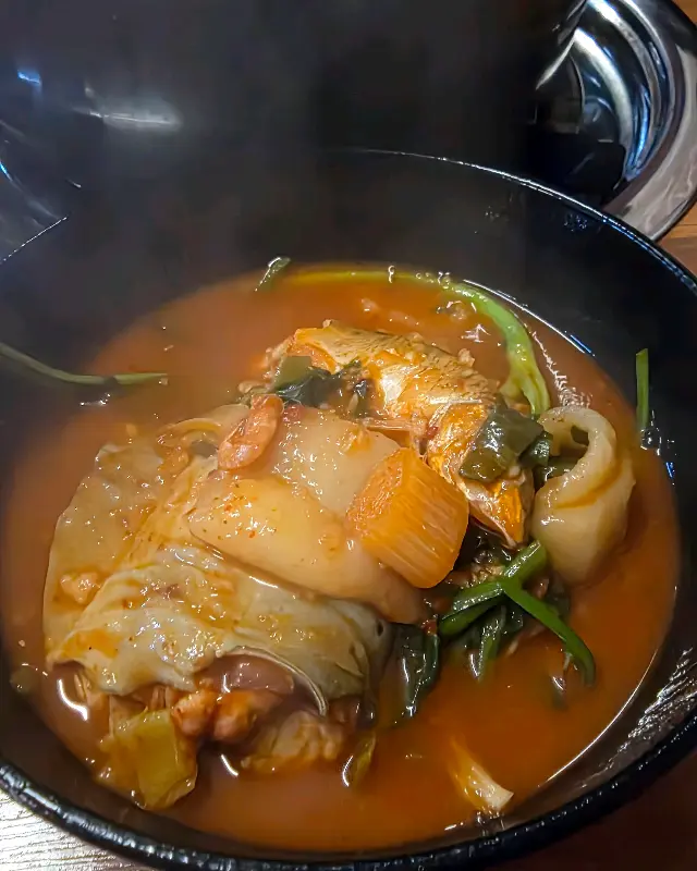 푸짐한 매운탕 한 그릇