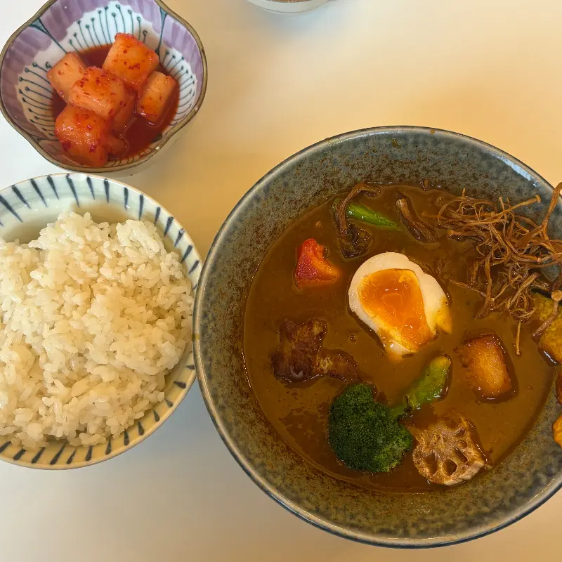 카레와 밥, 깍두기