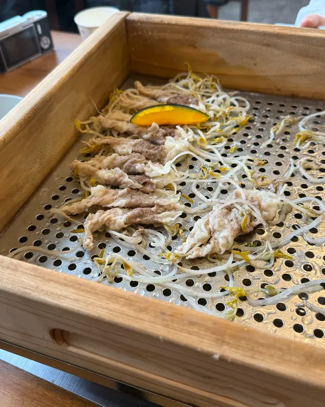 편백찜 속 재료들