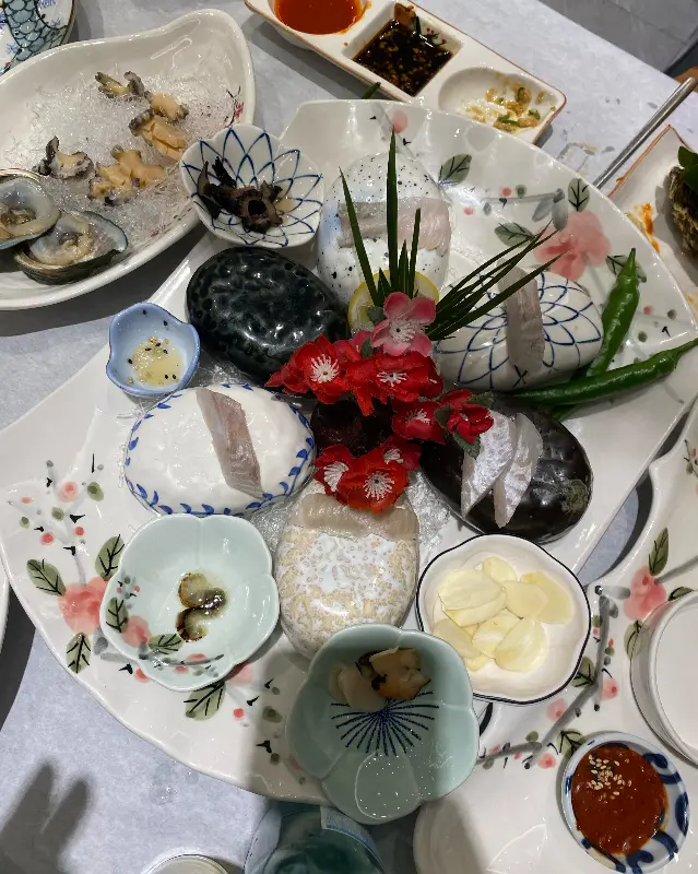 다채로운 해산물 요리