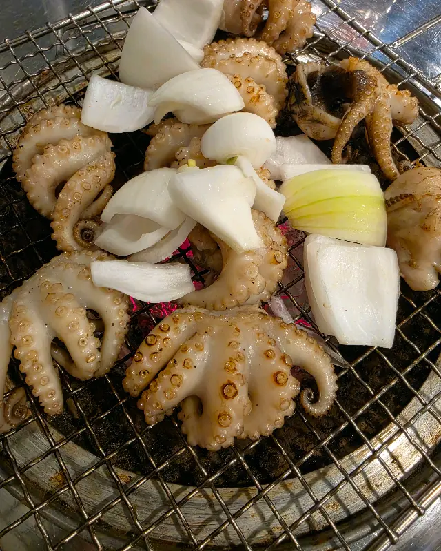 숯불에 구워지는 쭈꾸미