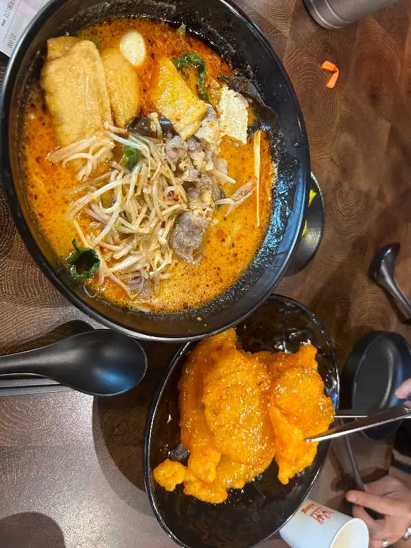 마라탕과 꿔바로우 한 상 차림