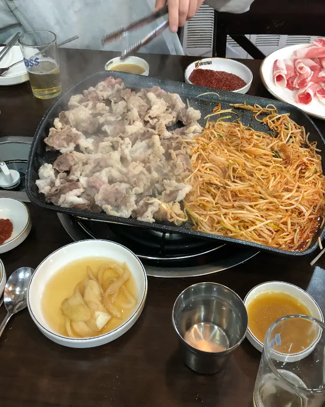 차돌박이와 숙주의 조화