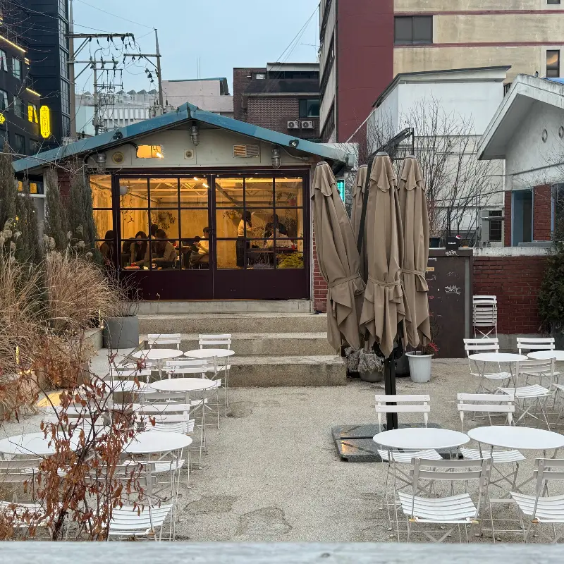 이코복스커피 스튜디오 이태원점 외관