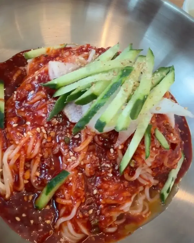 매콤달콤한 비빔국수