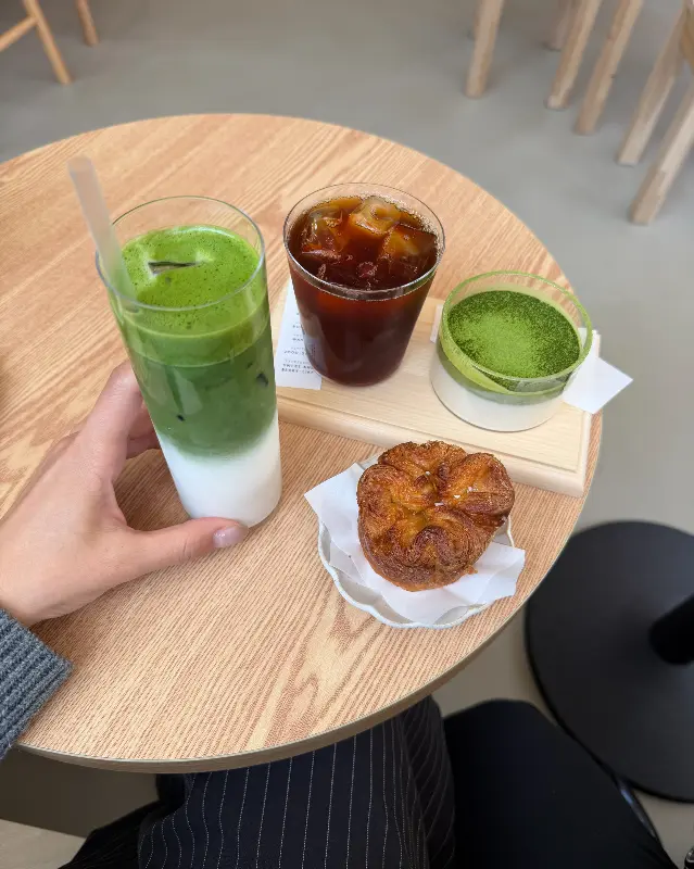 말차 푸딩과 퀸아망