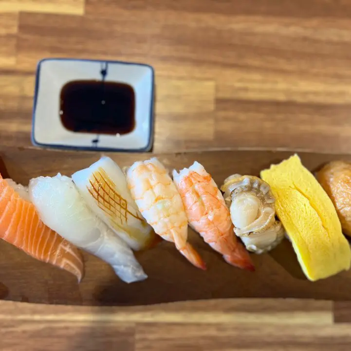 다채로운 초밥 구성