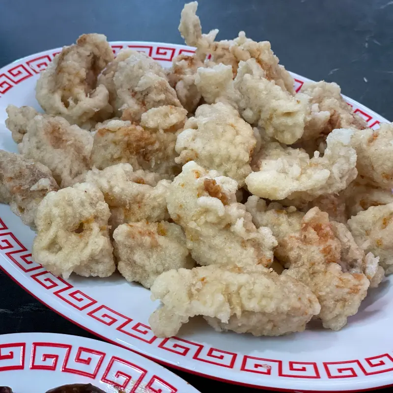 윤기가 자르르 흐르는 탕수육