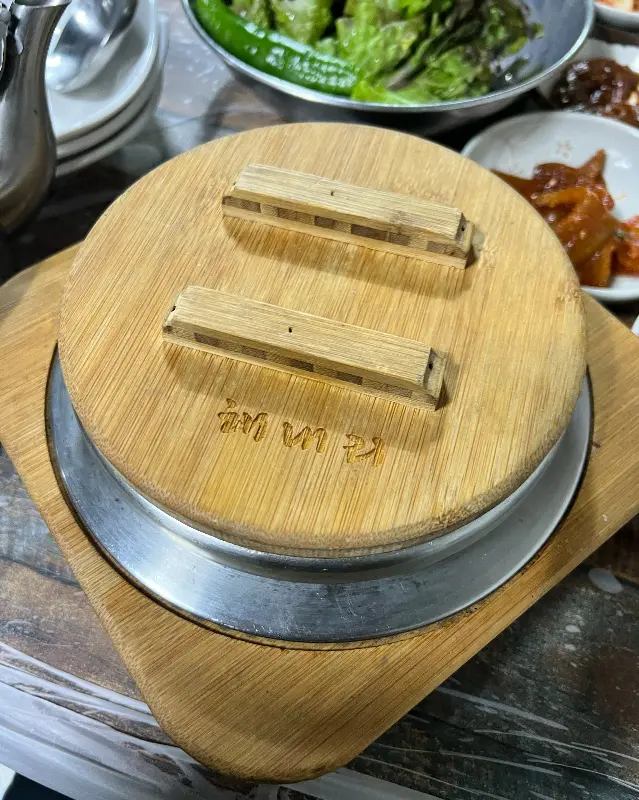 해내리식당 솥밥 뚜껑