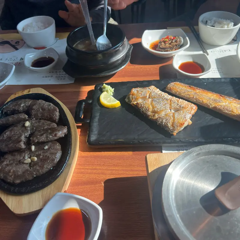 생선구이와 떡갈비