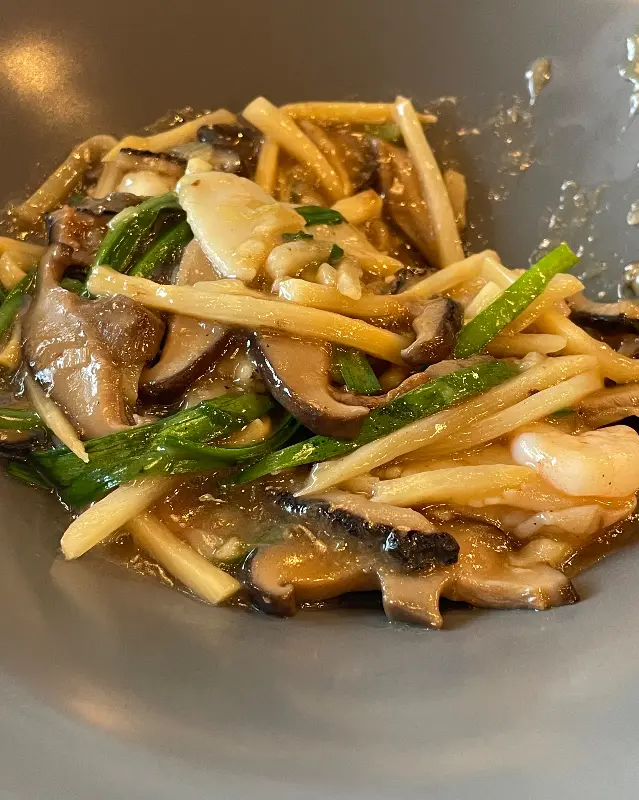 다채로운 식감이 살아있는 류산슬