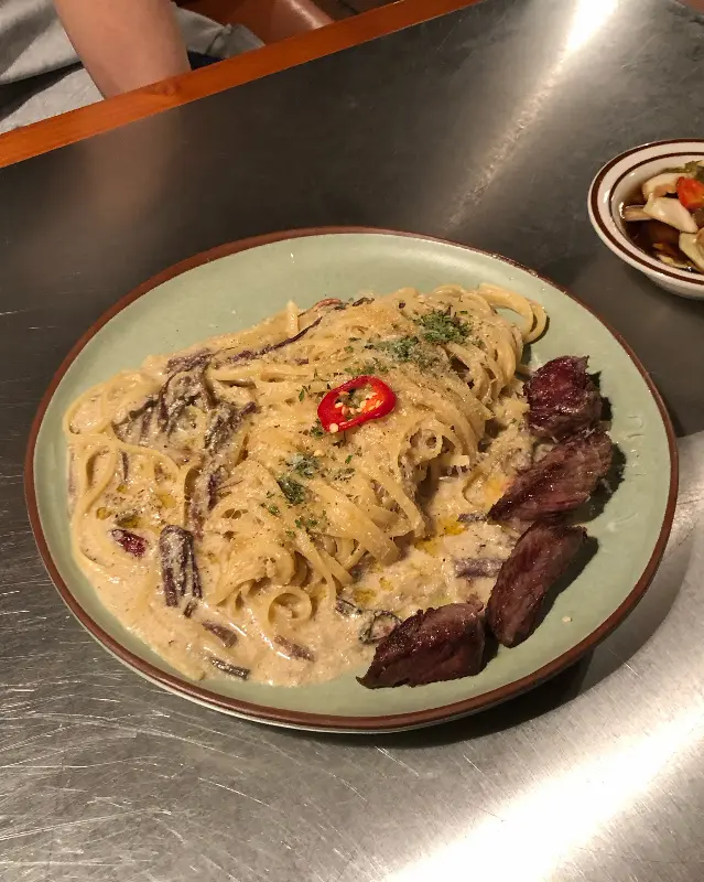 존앤마크의 대표 메뉴, 고사리 링귀니