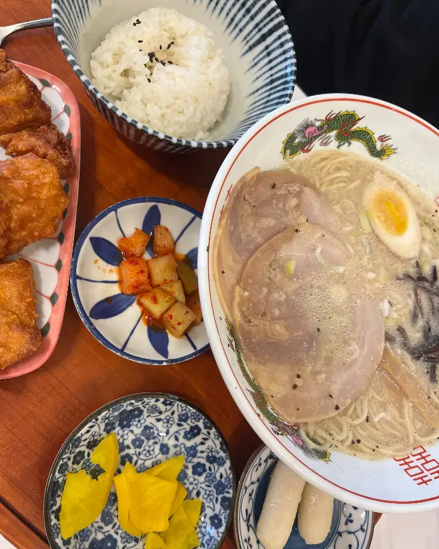 미소라멘과 정갈한 반찬