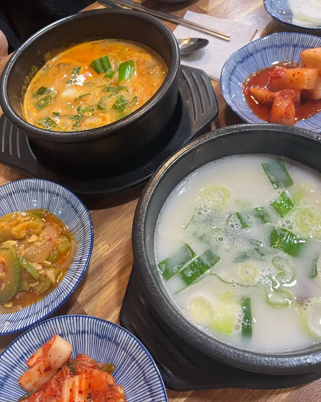 얼큰곰탕과 곰탕, 깍두기