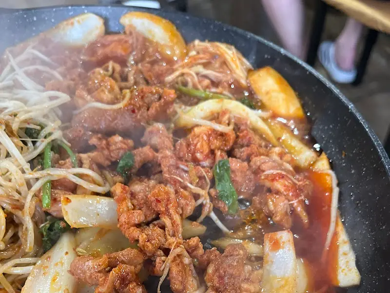 완성된 오리 주물럭