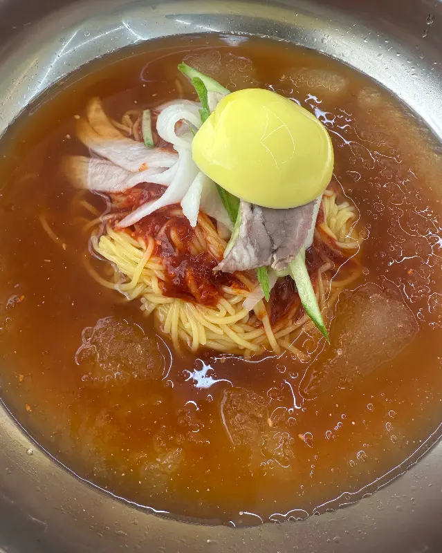 보기만 해도 시원한 들기름 밀면