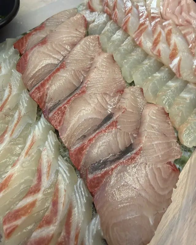 신선함이 눈으로 보이는 모듬회