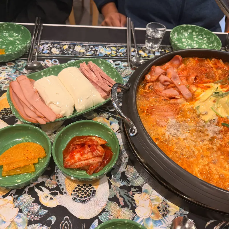 송탄식당 한상차림