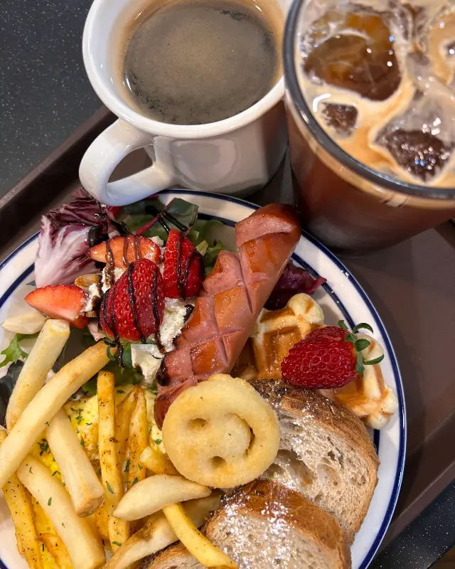 푸짐한 브런치 한 상 차림