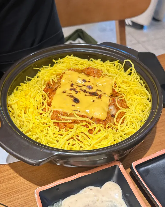불맛 가득한 김치볶음밥