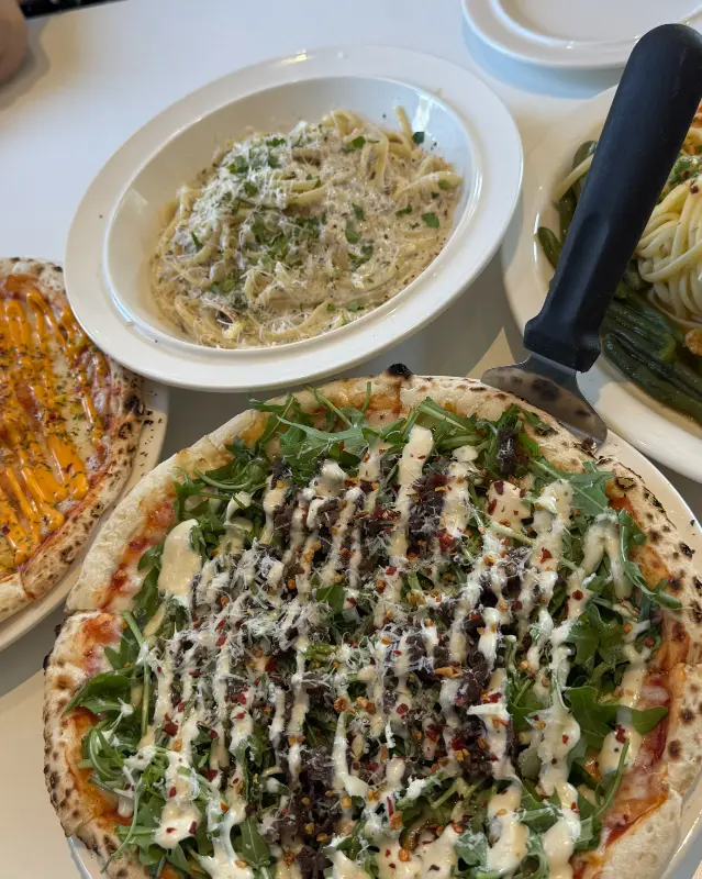 환상적인 맛의 무화과치즈피자