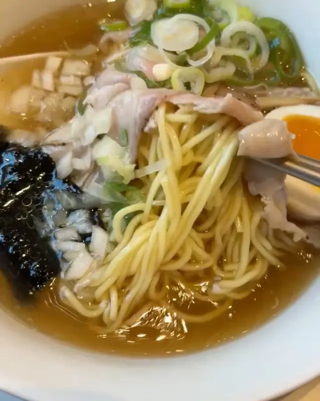 시오라멘에 4종 토핑 추가