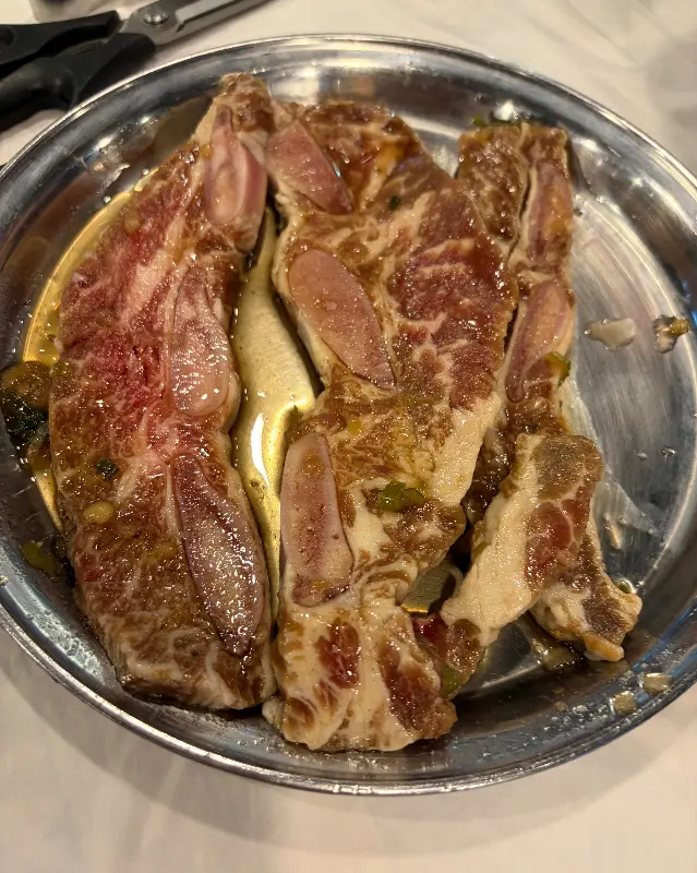 군침이 절로 도는 찐배네의 꽃갈비살