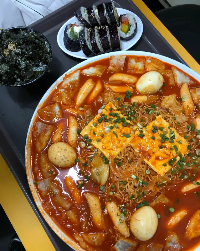 치즈라볶이와 김밥