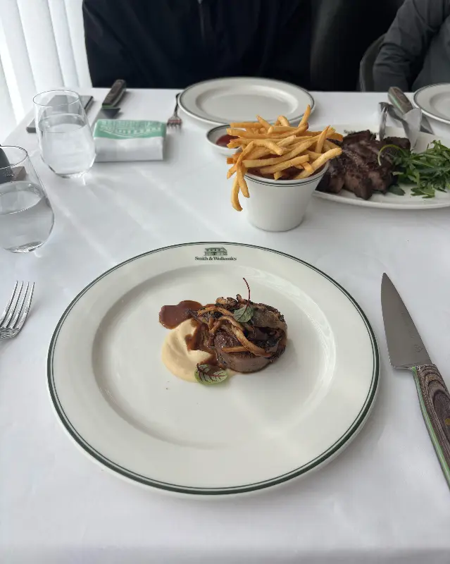 스테이크와 감자튀김