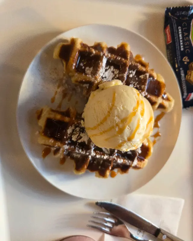 아이스크림 와플 디저트