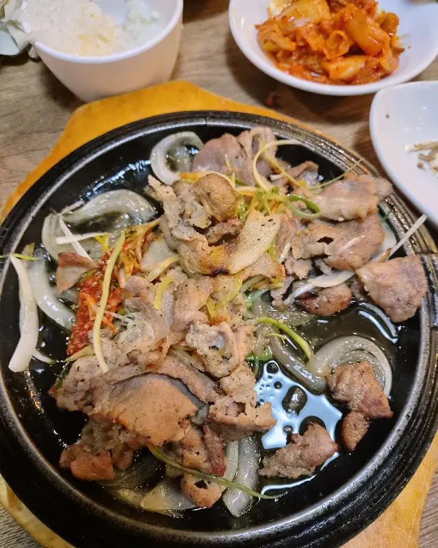 윤기가 흐르는 직화구이