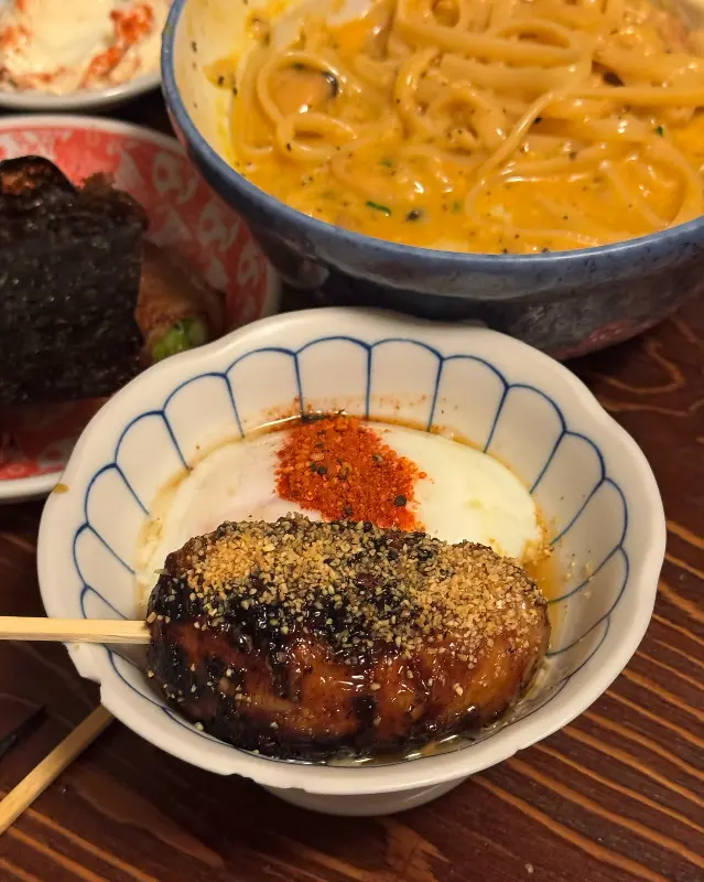 다채로운 메뉴 구성으로 입맛을 돋우는 요모의 밥상