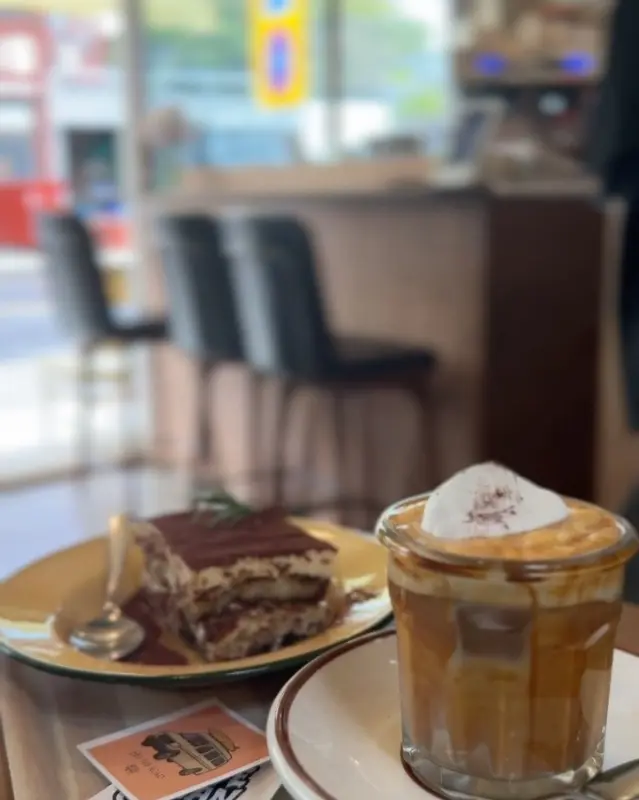 빈광덕 내부 테이블