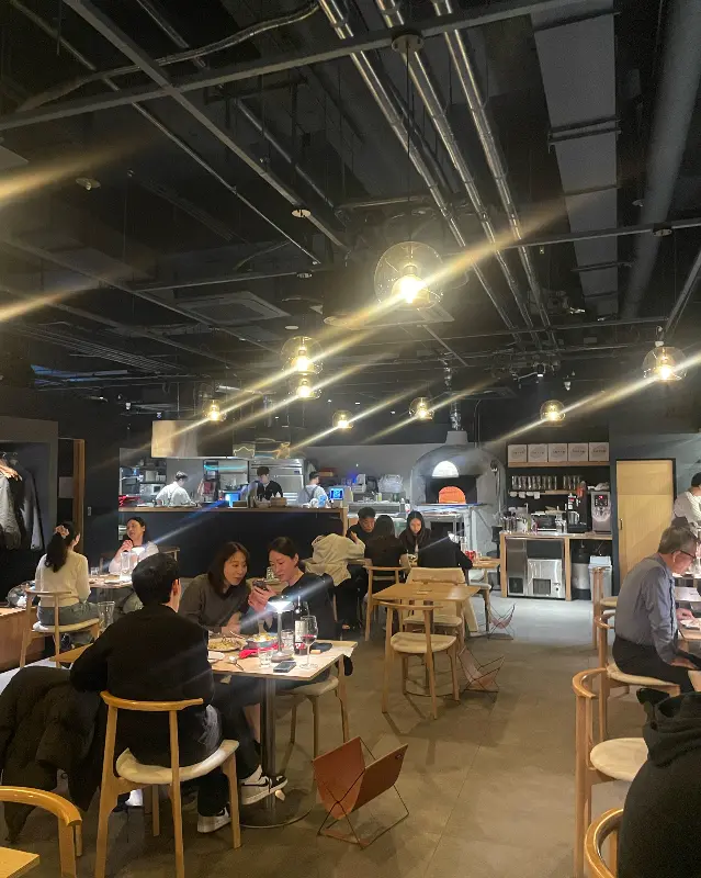 오르노 합정점 내부