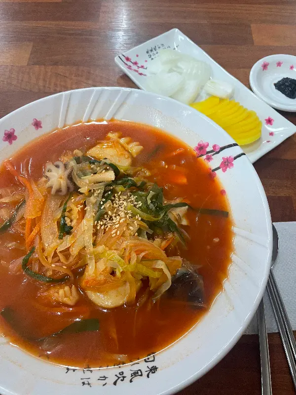 해물이 가득한 짬뽕