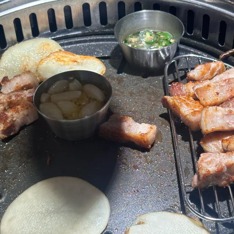 삼겹살과 함께 구워먹는 마늘