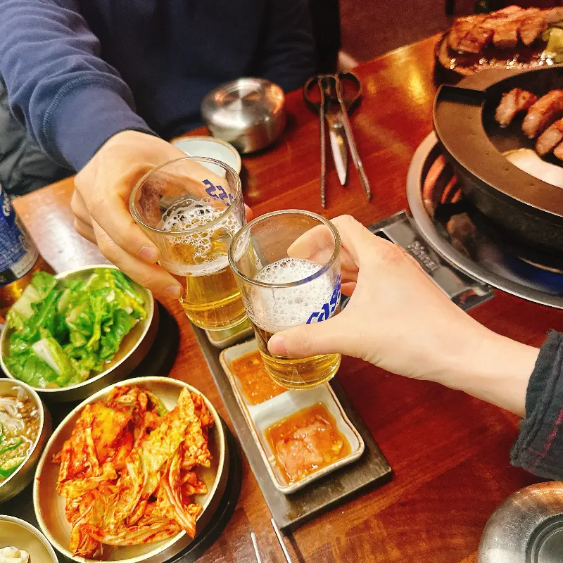 술 한잔 기울이며 즐거운 시간을 보내기 좋은 곳