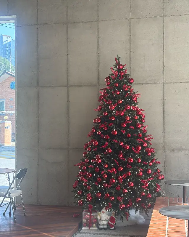 편안한 분위기의 테이블