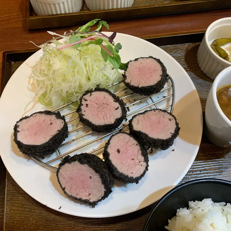 히레쿠로카츠 근접샷