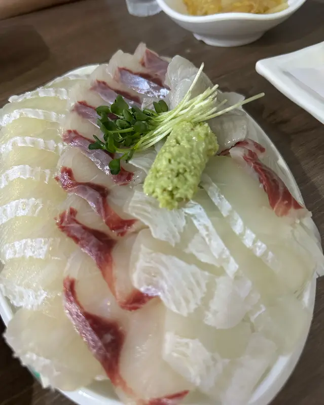 싱싱한 해산물이 가득한 남포동 맛집 대박횟집