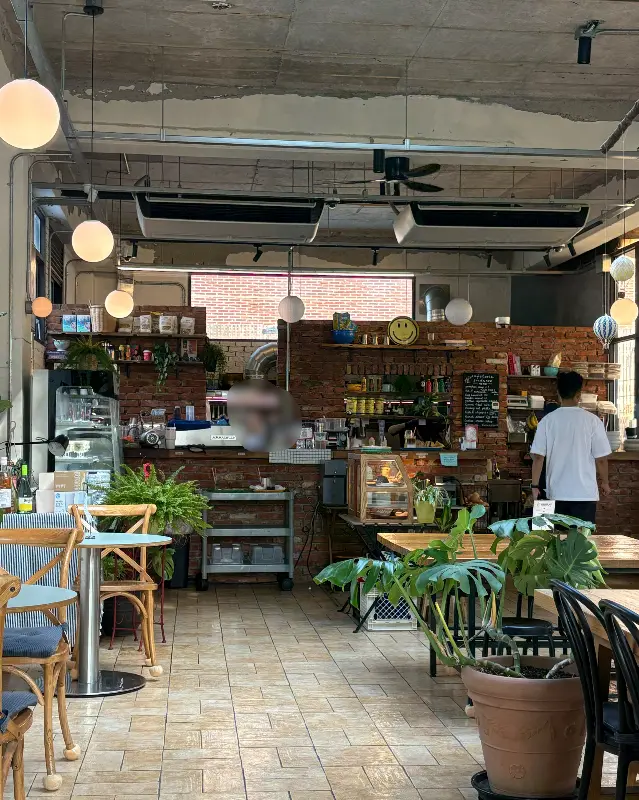 카페 내부 전경