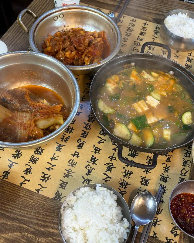 두루치기와 김치, 된장찌개