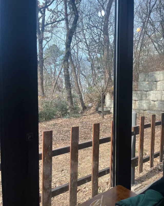 카페 내부 인테리어