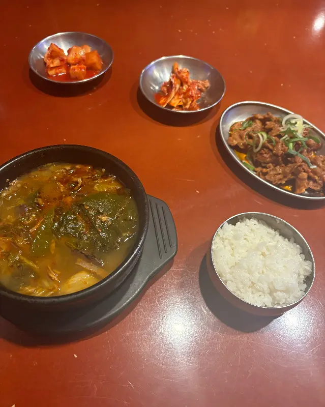 든든한 한 상 차림