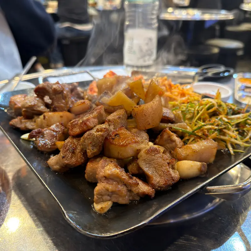 맛있게 구워진 뒷고기