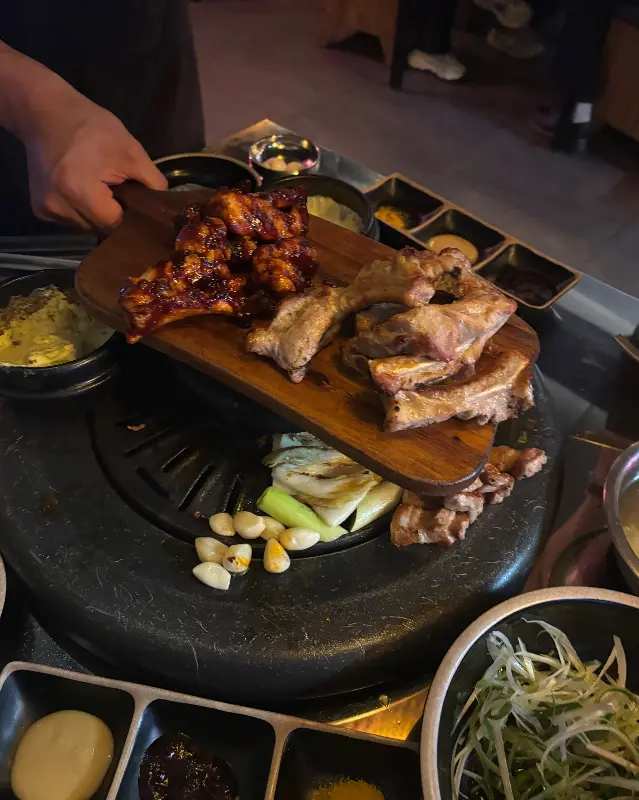 먹음직스러운 쪽갈비 한 상